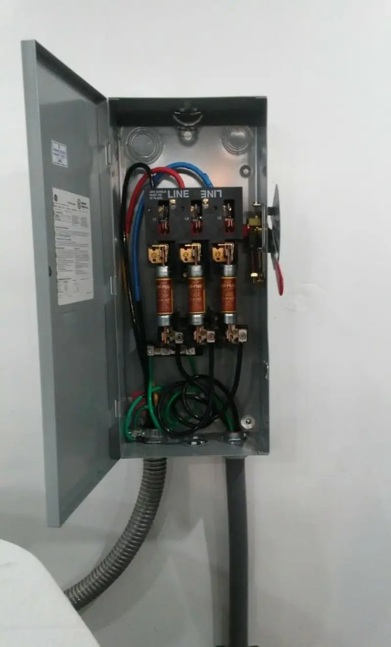 Three-phase disconnect switch installed for Smoke Detector Installation in Madras