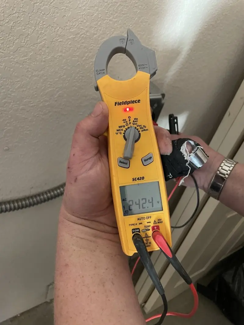 Voltage testing with clamp meter during Generator Installation in Madras
